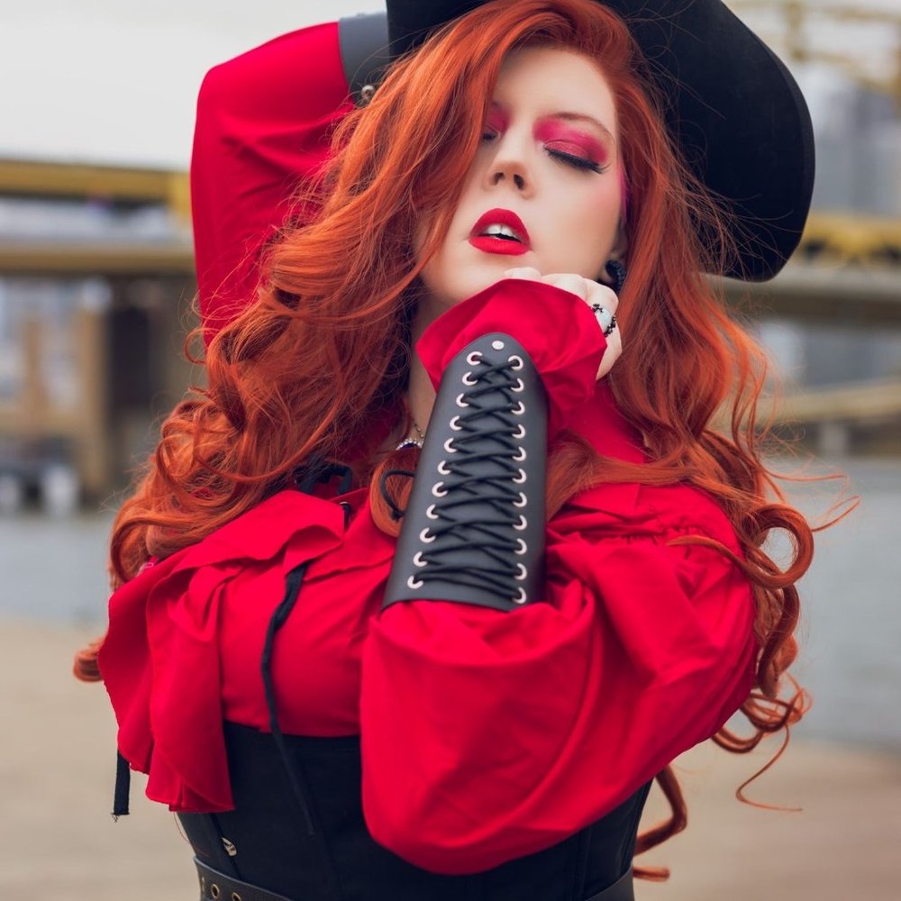 Meet your Posher, Captain Satine - Picture 2 of 2